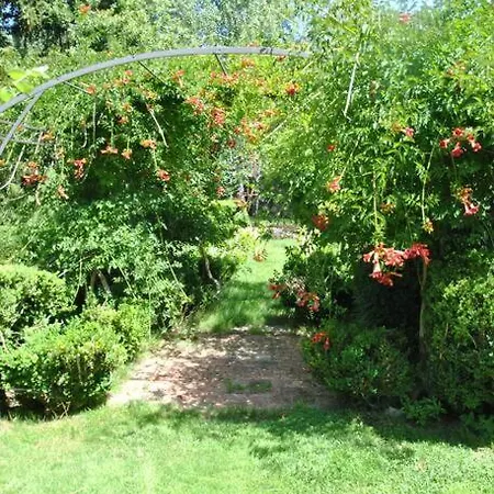 Holiday home Baia, Charmante Maison Avec Jardin *